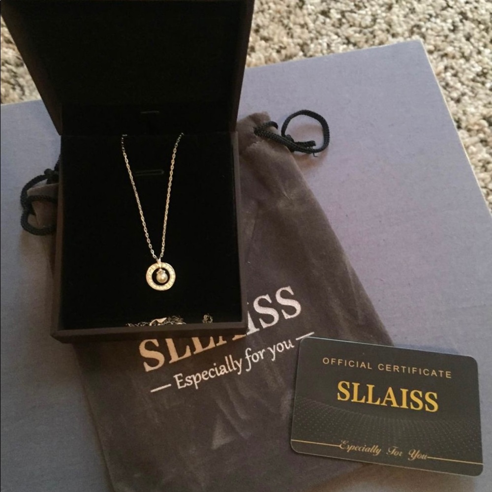 Circle Pearl Pendant Necklace for Women Silver crafted in 14k Gold Swarovski - Picture 10 of 12